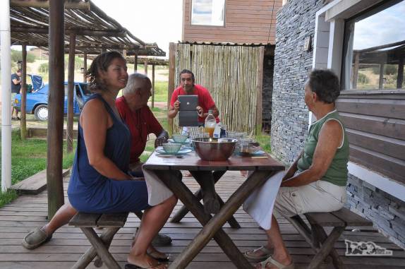 Registrando nossa café da manhã em nossa casa na Punta del Diablo, no litoral do Uruguai